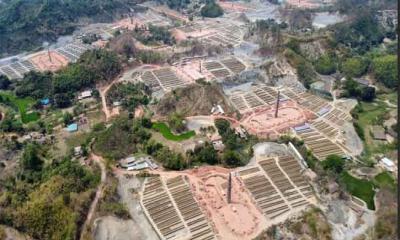 অবধৈ ইটভাটার দৌরাত্ম্য, হুমকরি মুখে পরবিশে