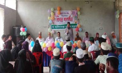 মুকসুদপুরে সালিনাবক্স মাদ্রাসার দাখিল পরীক্ষার্থীদের বিদায় সংবর্ধনা