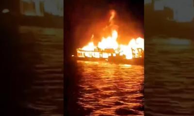 টাঙ্গুয়ার হাওরে পর্যটকবাহী নৌকায় ভয়াবহ আগুন