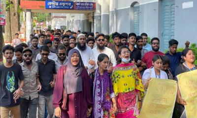 সোহাগ হত্যা ও চাঁদাবাজি-সন্ত্রাসের প্রতিবাদে ফরিদপুরে ছাত্র জনতার বিক্ষোভ