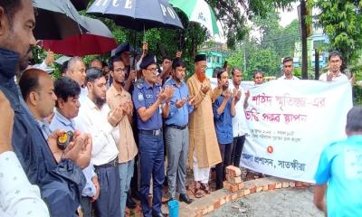 সাতক্ষীরায় ‘জুলাই শহীদ স্মৃতিস্তম্ভ’-এর ভিত্তিপ্রস্তর স্থাপন