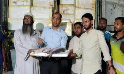 দুর্গাপূজা উপলক্ষে ভারতে ইলিশ রপ্তানি শুরু, প্রথম চালানে গেল ৩৭ টন