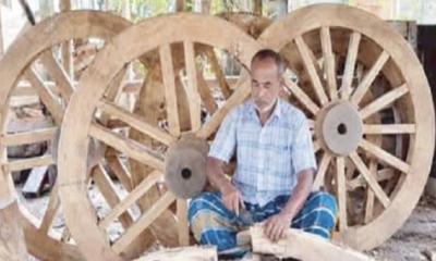 বিলুপ্তির পথে ঈশ্বরদীর কাঠের চাকা শিল্প