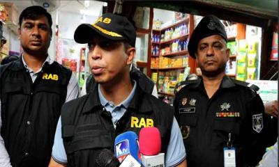 খুলনায় ভ্রাম্যমান আদালতের অভিযান:  অবৈধ টিসিবি পণ্য উদ্ধার