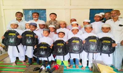 ঈদের জামা- ব্যাগে পলাশের এতিম  শিশুদের মনে  খুশির ঝিলিক