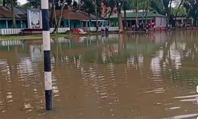 বৃষ্টি হলেই মাঠে থইথই পানি