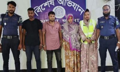 মান্দায় হানিট্র্যাপে ফেলে ‘নগ্ন ভিডিও’ ধারণ : নারীসহ গ্রেপ্তার ৩