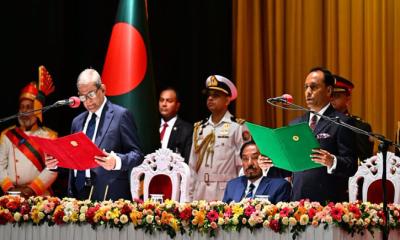 শপথ নিলেন ২৩তম রাষ্ট্রপতি মির্জা ফখরুল ইসলাম আলমগীর