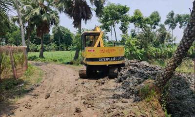 নগরকান্দায় থামছে না মাটি কাটা, জনদুর্ভোগ বাড়ছে