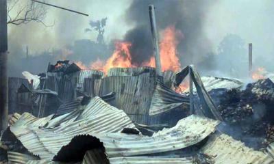 গাজীপুরে ঝুট গুদামের আগুন ছড়াল বসতবাড়িতে, নিয়ন্ত্রণে ৬ ইউনিট