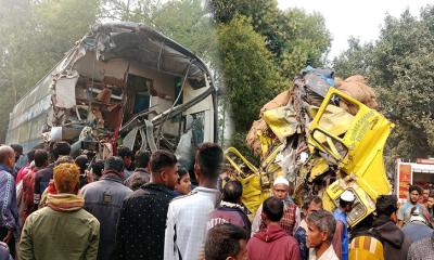 বীরগঞ্জে ট্রাক-মাইক্রোবাস সংঘর্ষে নিহত ৩, আহত ৪