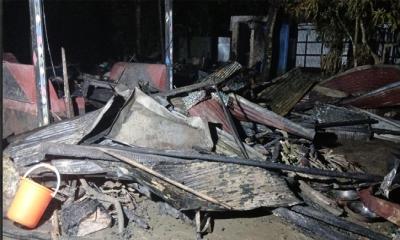 চান্দিনায় ভয়াবহ অগ্নিকাণ্ডে দুই বসতঘর পুড়ে ছাই, ২৫ লাখ টাকার ক্ষতির দাবি