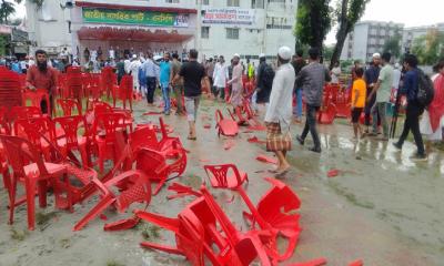 গোপালগঞ্জে এনসিপির সমাবেশ মঞ্চে হামলা