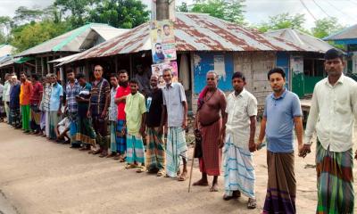 সোহাগ আকনের বিরুদ্ধে মিথ্যা সংবাদের প্রতিবাদে মানববন্ধন