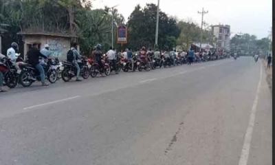 মণিরামপুর জ্বালানি তেল সংকট,পাম্পে বাইকারদের নীরব যুদ্ধ