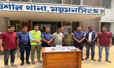 ত্রিশালে পুলিশের অভিযানে মাদকসহ দুই কারবারি আটক