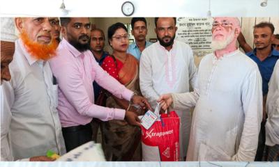 মুকসুদপুরের খান্দারপাড় ইউনিয়নে ছবিযুক্ত কার্ডের মাধ্যমে ভিজিএফ বিতরণ