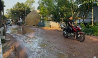 ভাঙ্গুড়ায় নৌবাড়িয়া চৌরাস্তা, মন্ডল মোড় সড়কের বেহাল দুর্দশা