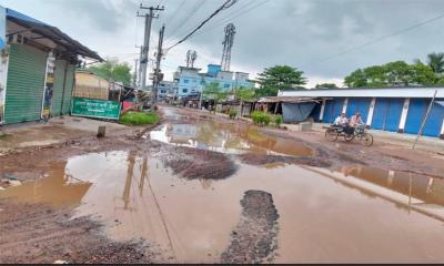 রাজশাহী বায়া-তানোর সড়ক যেন মৃত্যুফাঁদ