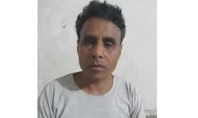 অস্ত্রসহ এক ডাকাতকে গণধোলাই দিয়ে পুলিশে দিল জনতা,গুলিবিদ্ধ-২