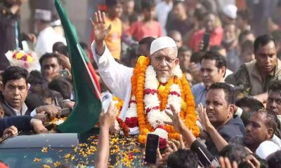 অস্ত্র মামলায় ১৭ বছরের সাজা থেকে খালাস পেলেন লুৎফুজ্জামান বাবর