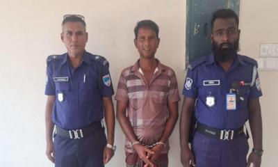 মোংলা বাশতলা এলাকার সন্ত্রাস ওয়ারেন্ট ভুক্ত আসামীকে গ্রেফতার