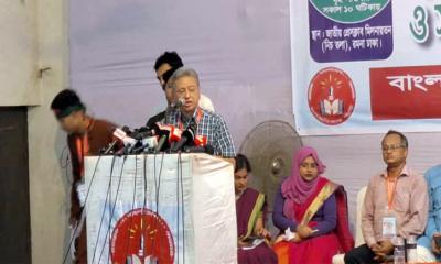 শুধু রাজনীতিতে নয়, অর্থনীতিতেও গণতন্ত্র আনতে হবে: আমীর খসরু