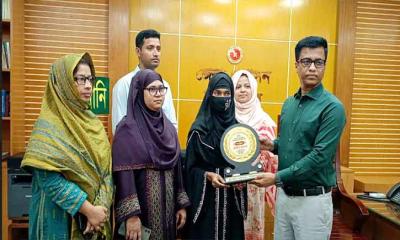 নিজের বাল্যবিবাহ ঠেকিয়ে সাহসিকতার স্বীকৃতি পেল তহমিনা