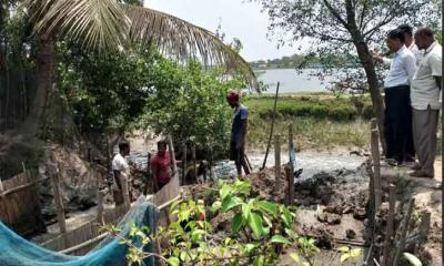 বাগেরহাটের রামপালে খাল দখলমুক্ত অভিযান