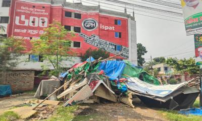 খুলনায় মহাসড়কের পাশে অবৈধ স্থাপনা উচ্ছেদ অভিযান