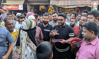 সোনারগাঁয়ে ৩১ দফা রুপরেখা বাস্তবায়নে যুবদলের লিফলেট বিতরণ