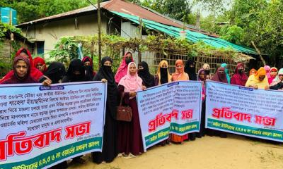 লামায় মহিলা মেম্বারের বিরুদ্ধে মিথ্যা মানববন্ধন, এলাকাবাসীর প্রতিবাদ