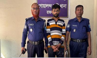 দৌলতদিয়া থেকে চোরাই স্বর্ণালংকার, নগদ অর্থ সহ গ্রেপ্তার-১