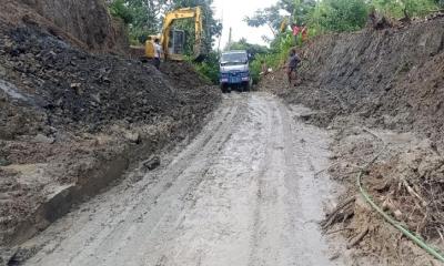 লামায় পাহাড় ধ‌স, ৪ দিন পরে যান চলাচল স্বাভা‌বিক