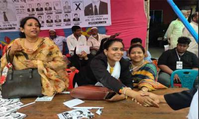 উৎসবমুখর পরিবেশে খুলনা জেলা আইনজীবী সমিতির নির্বাচন