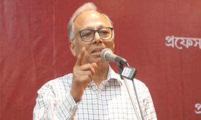 গণঅভ্যুত্থান ছাড়া ফ্যাসিবাদ সরানো যায় না, তরুণরা তা প্রমাণ করেছে : মাহমুদুর রহমান