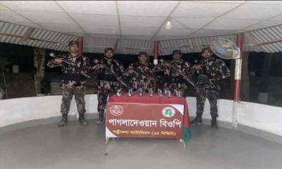 পত্নীতলায়  বিপুল পরিমাণ ভারতীয় ফেন্সিডিল উদ্ধার।