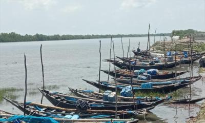 ১জুন থেকে সুন্দরবন বন্ধ ঘোষনা করায় হতাশায় জীবন কাটাচ্ছে উপকূলীয় জেলেরা