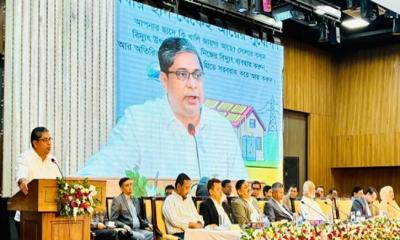 নিজ বাসভবনের ছাদের সৌরবিদ্যুৎ থেকে জাতীয় গ্রিডে ১২শ’ ইউনিট দিয়েছেন প্রধানমন্ত্রী: মীর শাহে আলম