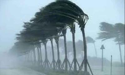 রাতে যেসব অঞ্চলে ৮০ কিমি বেগে ঝড়-বজ্রসহ বৃষ্টির পূর্বাভাস