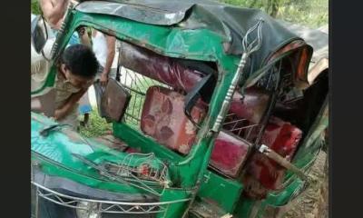 লামায় সিএনজি ধুমড়েমুচড়ে  নিহত ১, আহত ৫