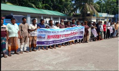 বঙ্গোপসাগরে ট্রলিং বন্ধের দাবি, জেলেদের জীবিকায় শঙ্কা