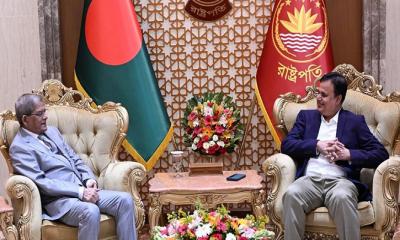 রাষ্ট্রপতির সঙ্গে মোশারফের সাক্ষাৎ, দেশবাসীর জীবনমান উন্নয়নে সহযোগিতা কামনা