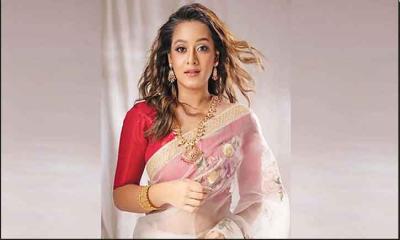 এবার ‘বিদায়’ দিয়ে ফিরছেন দীঘি