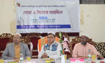 সাংবাদিক ও আহত শিক্ষার্থীদের সম্মানে প্রথমবারের মতো ইফতার মাহফিল