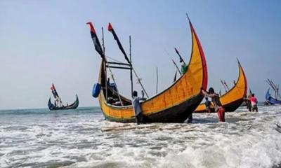 আজ থেকে সাগরে মাছ ধরায় ৫৮ দিনের নিষেধাজ্ঞা শুরু