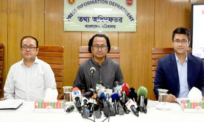 দুই ঘণ্টা বসিয়ে রাখার প্রতিবাদে দেশে ফিরেছি