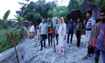 ডিমলায় অবৈধ বালু উত্তোলনে ব্যবহৃত দুটি মেশিন জব্দ, ট্রাক্টরকে ৫০ হাজার টাকা জরিমানা