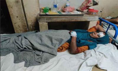 সালথায় তুচ্ছ ঘটনা কে কেন্দ্র করে  নারীকে মারপিট