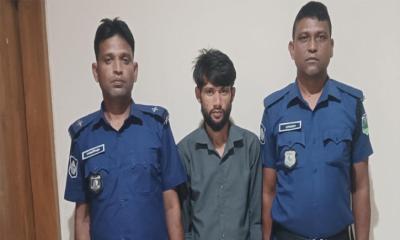 ভাঙ্গুড়ায় ইয়াবা সহ এক যুবক মাদক কারবারি গ্রেফতার